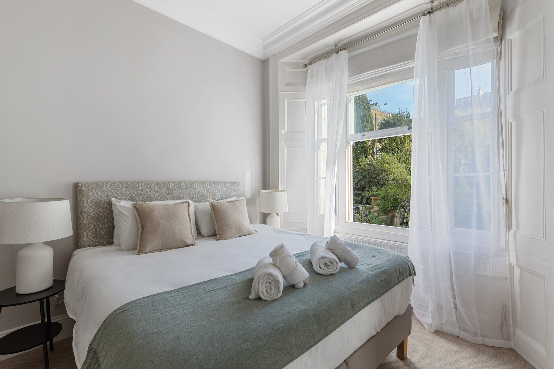 Professionally prepared bedroom in the Notting Hill property